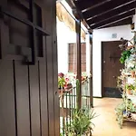 Corral De La O Triana Apartment By Valcambre